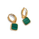 Photograph: Sarah Alexander Boucles d'oreilles à breloques carrées en malachite de Napa