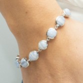 Photograph: Sarah Alexander Morning Star - Bracelet multi-pierres en agate dentelle bleue