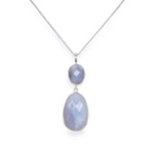 Photograph: Sarah Alexander Pendentif double en dentelle d'agate bleue Alpine Snow