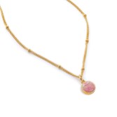 Photograph: Sarah Alexander Pendentif en rhodochrosite ronde Rosa