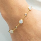 Photograph: Sarah Alexander Shoreline Moonstone Gold Chain Bracelet