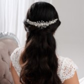 Photograph: Tête de mariée Annie en perles et cristal