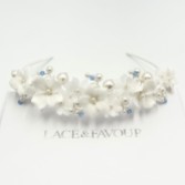 Fotografia: Tiffany Pearl and Light Sapphire Crystal Floral Tiara