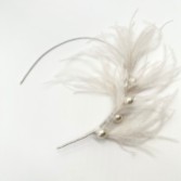 Fotograf: Vauderville Ivory Vintage Feather Headband