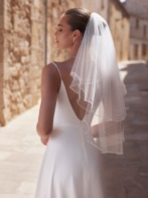 Fotografia: Bianco Avorio Velo corto a due livelli in tulle glitterato con bordo in perle di vetro S494