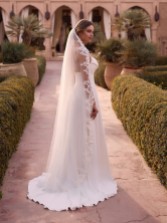 Photograph: Bianco Ivory Single Tier 3D Flower and Lace Floor Length Veil (voile de sol) S534