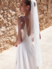 Photograph: Bianco Ivory Single Tier Cut Edge Sequin Fingertip Veil S497