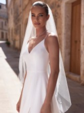 Photograph: Bianco Ivory Single Tier Scattered Pearl Fingertip Veil S526