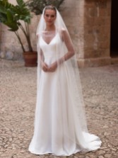 Photograph: Bianco Ivory Single Tier Scattered Pearl Floor Length Veil S525