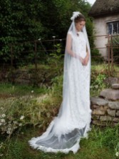 Photograph: Joyce Jackson Flamenco 1920's Inspired Feather Chapel Length Veil (voile de chapelle en plumes)