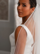 Photograph: Linzi Jay Ivory Single Tier Diamante Edge Bridal Veil LA930