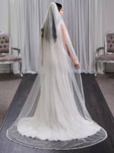 Fotograf: Oxford Single Tier Italian Tulle Narrow Beaded Lace Trimmed Veil
