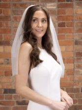 Fotografia: Perfect Bridal Velo corto avorio a un piano con bordo tagliato e cristalli sparsi