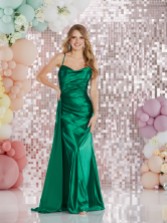 Photograph: Tiffanys Aura Dark Green Satin Fitted Cowl Neck Prom Dress with Slit (Robe de bal de fin d'année en satin vert foncé avec fente)