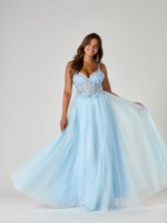 Photograph: Tiffanys Robyn Bleu glacier TFY Robe de bal de fin d'année