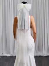 Photograph: Voile de tulle plissé avec nœud Mayfair Ivoire