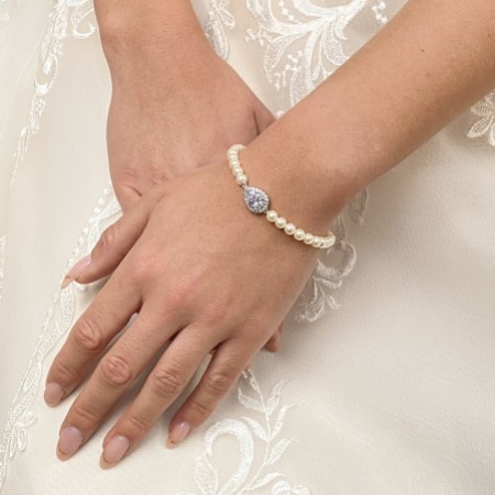 Desiree Chic Pearl Wedding Bracelet (Silver)