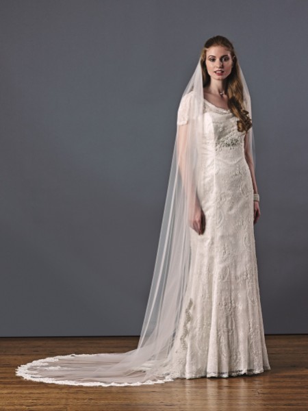 Joyce Jackson Beverley Hills Single Tier Beaded Lace Veil