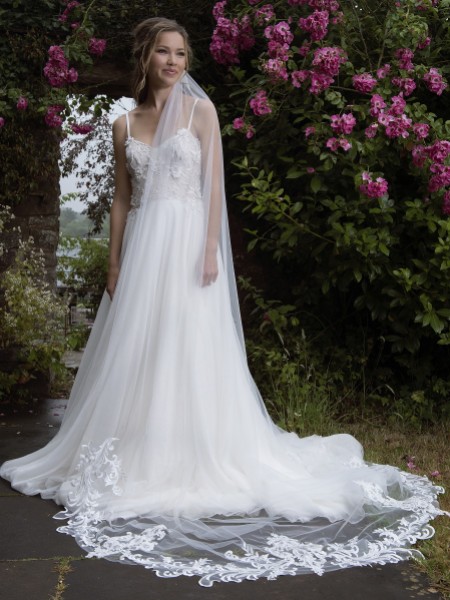 Joyce Jackson Candytuft Single Tier Veil with Lace Motifs