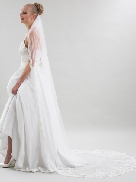 Joyce Jackson Oristano Single Tier Embellished Lace Veil