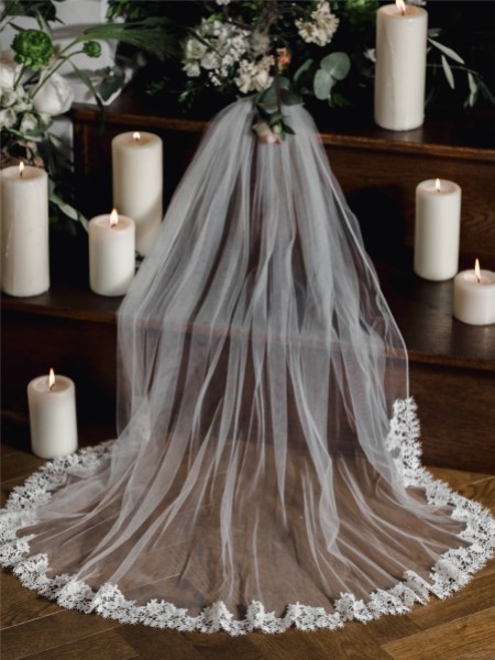 Linzi Jay Single Tier Semi Lace Edge Bridal Veil LA555