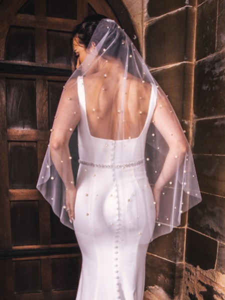 Perfect Bridal Ivory Single Tier Short Scattered Pearl Veil