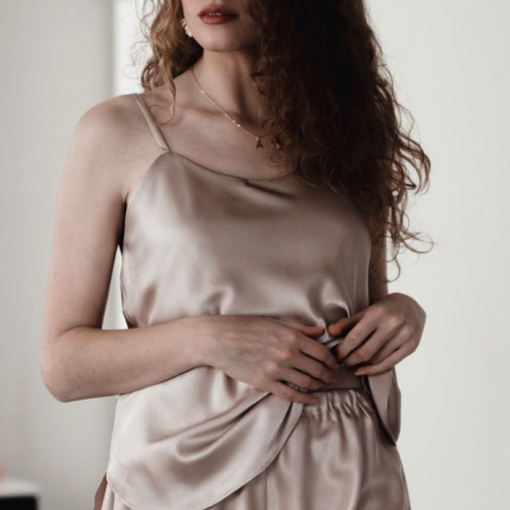 Arianna Ensemble pyjama et camisole en satin rose (café)