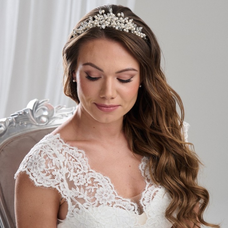 Arianna Tiara nuziale classica con perle a picco AR405