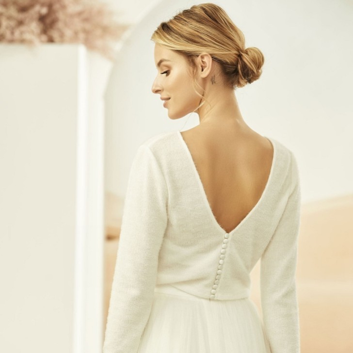 Bianco Ivory Knitted V Back Long Sleeve Bridal Sweater E326