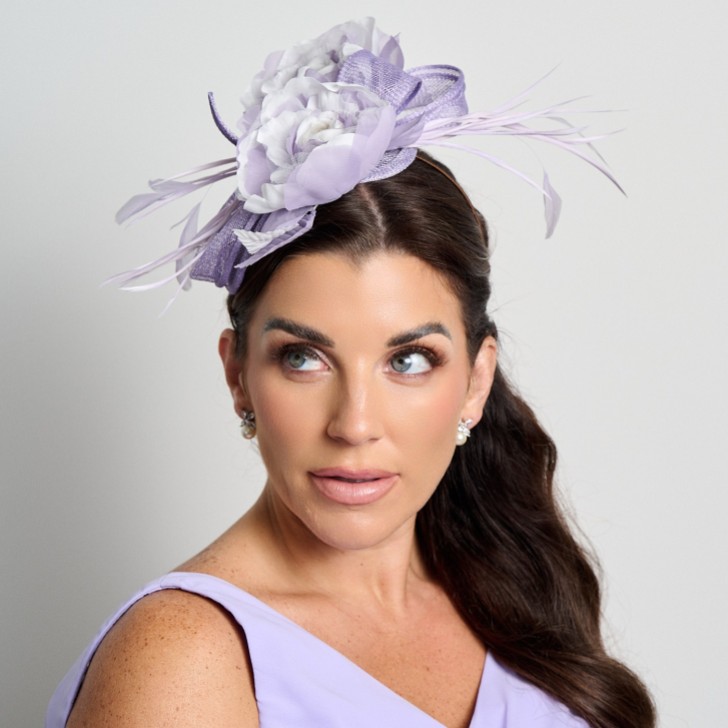 Fascinateur de mariage en plumes florales lilas