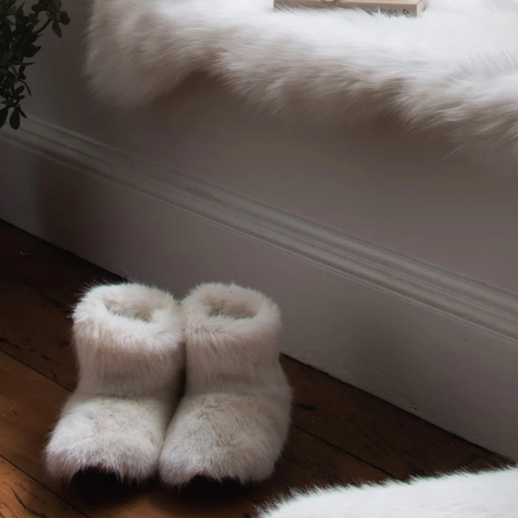 Helen Moore Ermine Blanc Faux Fur Slipper Boots