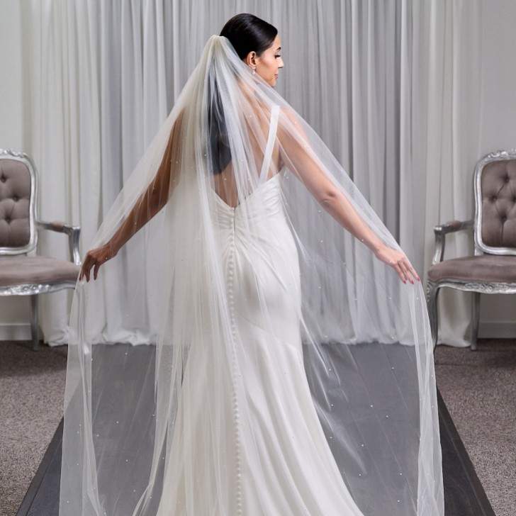 Henley Einstöckiger Schleier aus italienischem Tüll mit Perlen und Kristallen bestreut