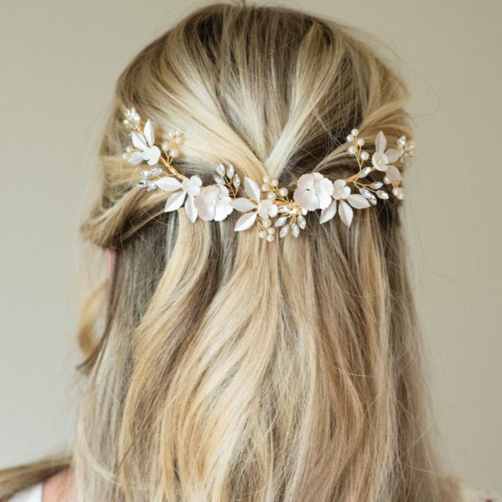 Ivory and Co Gold Bloom Kristall und Perle Blumensichel Haarspange