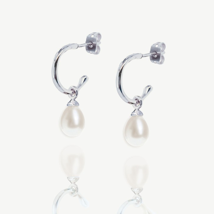 Ivory and Co Orecchini a cerchio con perle in argento Harrow