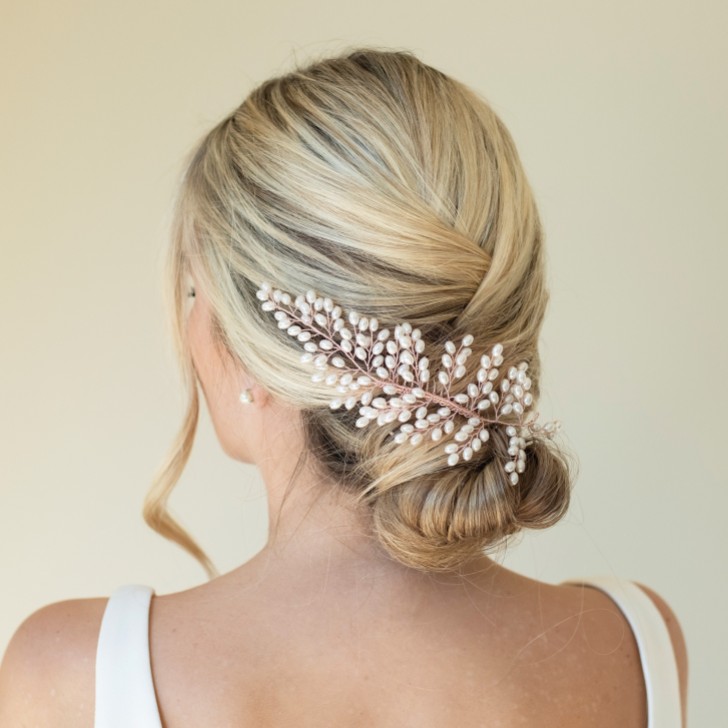 Ivory and Co Peigne à cheveux de mariage en or rose avec grappes de perles Seaspray