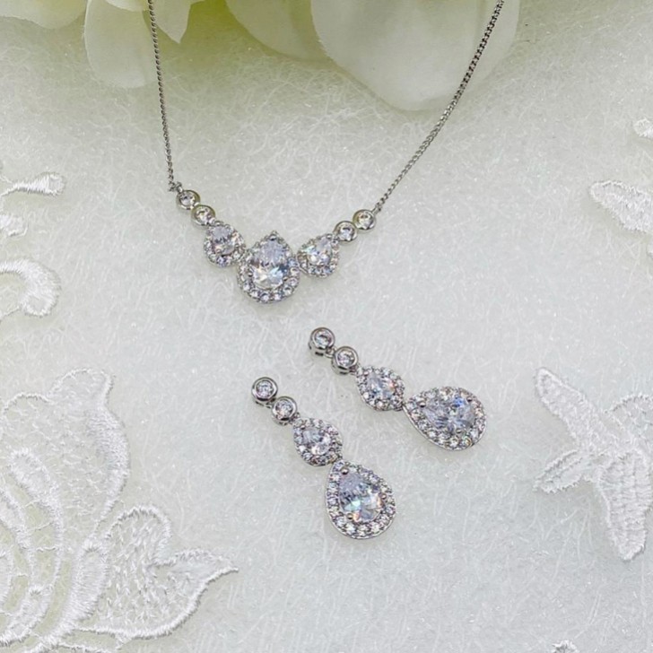 Ivory and Co Sorbonne Silver Bridal Jewelry Set