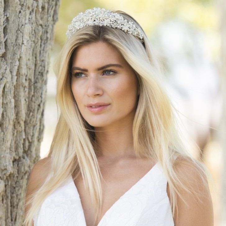 Ivory and Co Tiara da sposa floreale impreziosita con dichiarazione di Emma