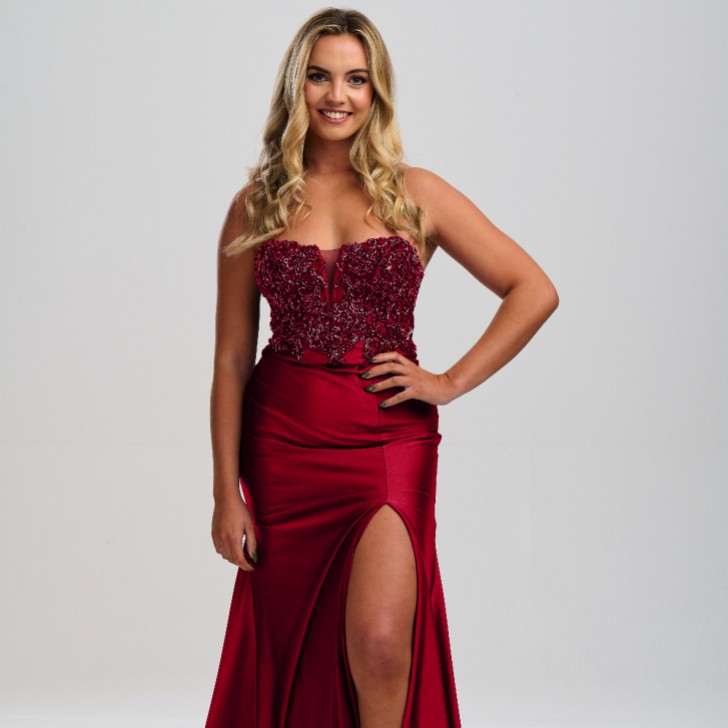 Linzi Jay Burgundy Strapless Beaded Corset Prom Dress with Slit (Robe de bal de fin d'année avec bretelles et perles)