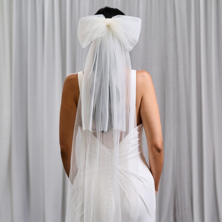 Mayfair Elfenbein Plissee Tüll Schleife Schleier