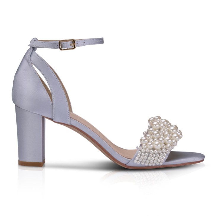 Perfect Bridal Carrie - Sandali con tacco a blocco in raso blu e perle