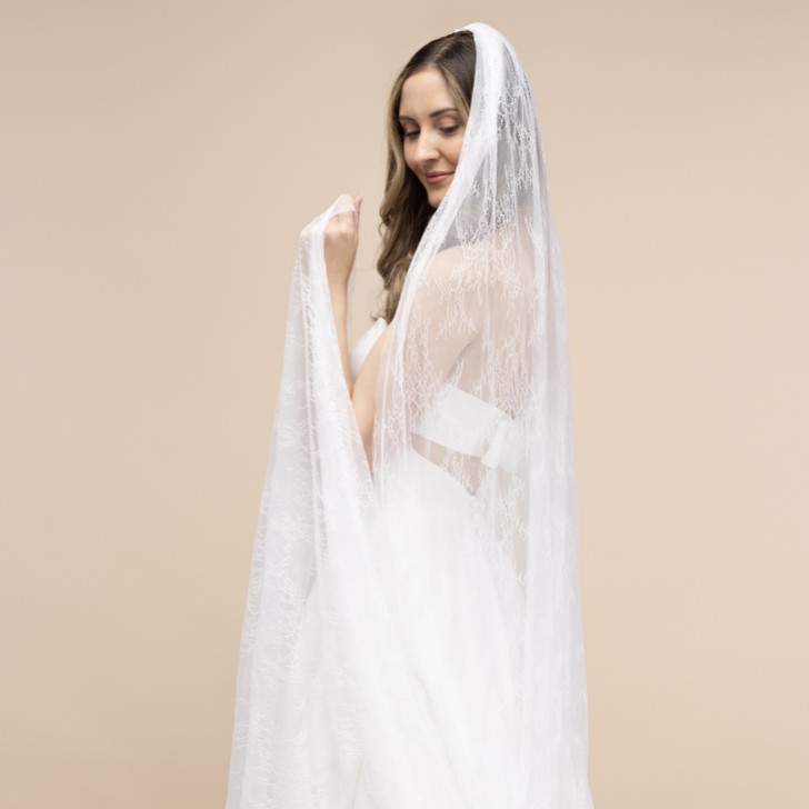 Perfect Bridal Ivory Single Tier Chantilly Lace Tulle Cathedral Veil