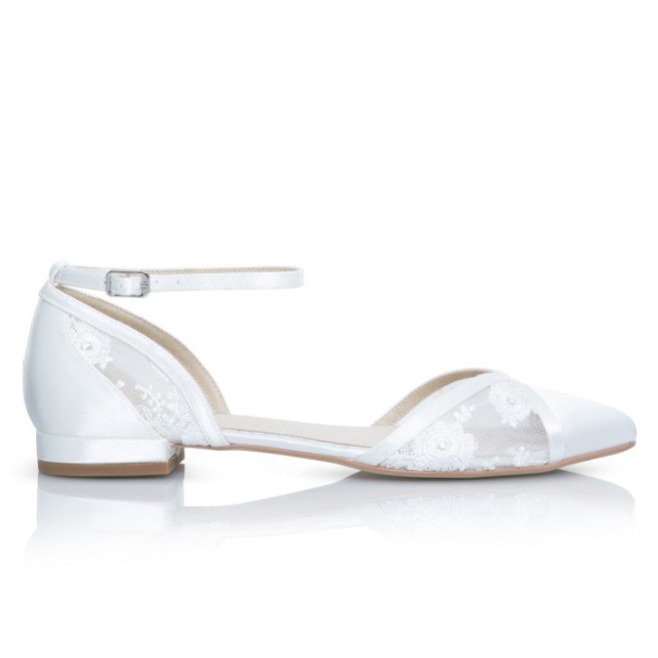 Perfect Bridal Penny Ivory Satin and Lace Ankle Strap Flats (chaussures à bride de cheville en satin et dentelle)