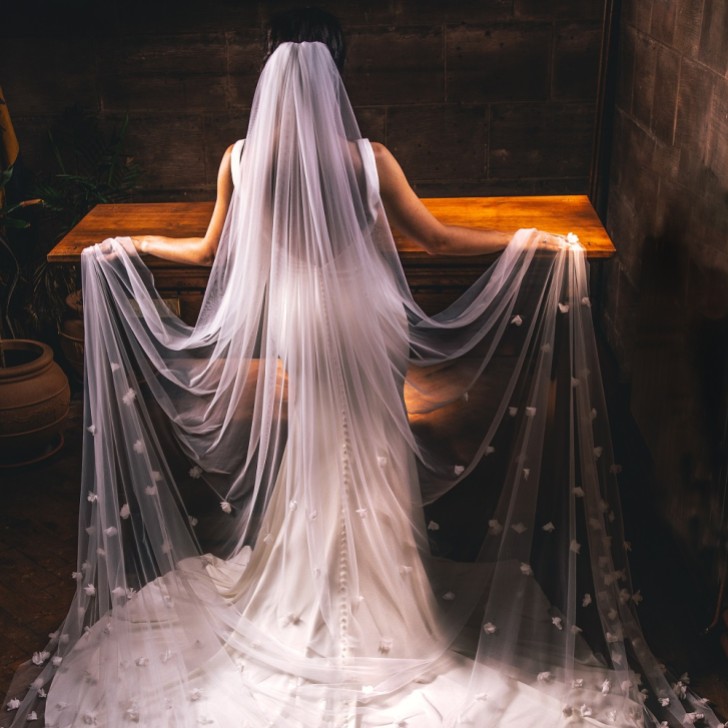 Perfect Bridal Velo da cattedrale avorio a un piano con fiori 3D