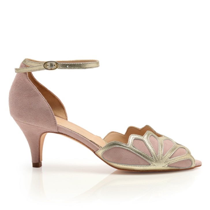 Rachel Simpson Isadora Powder Pink Suede Low Heel Ankle Strap Sandals (Sandales en daim à petits talons)