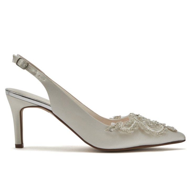 Rainbow Club Bridgitte Ivory Satin Embellished Pointed Court Shoes (Escarpins pointus en satin avec ornements)