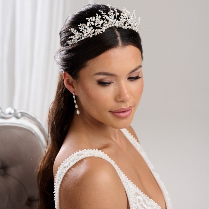 Tiara con perle d'acqua dolce e cristalli d'opale Anastacia