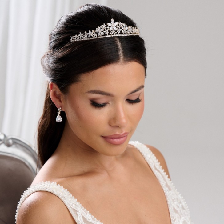 Tiara da sposa in oro con cristalli cubici di zirconia di Downton