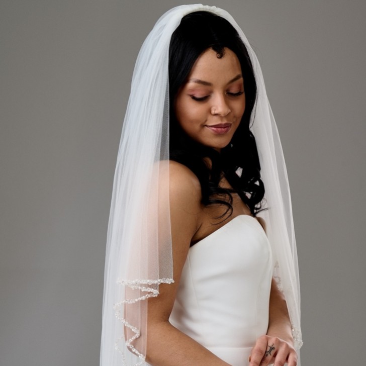 Velo da sposa Avondale a due livelli con bordo di perle, perline e cristalli