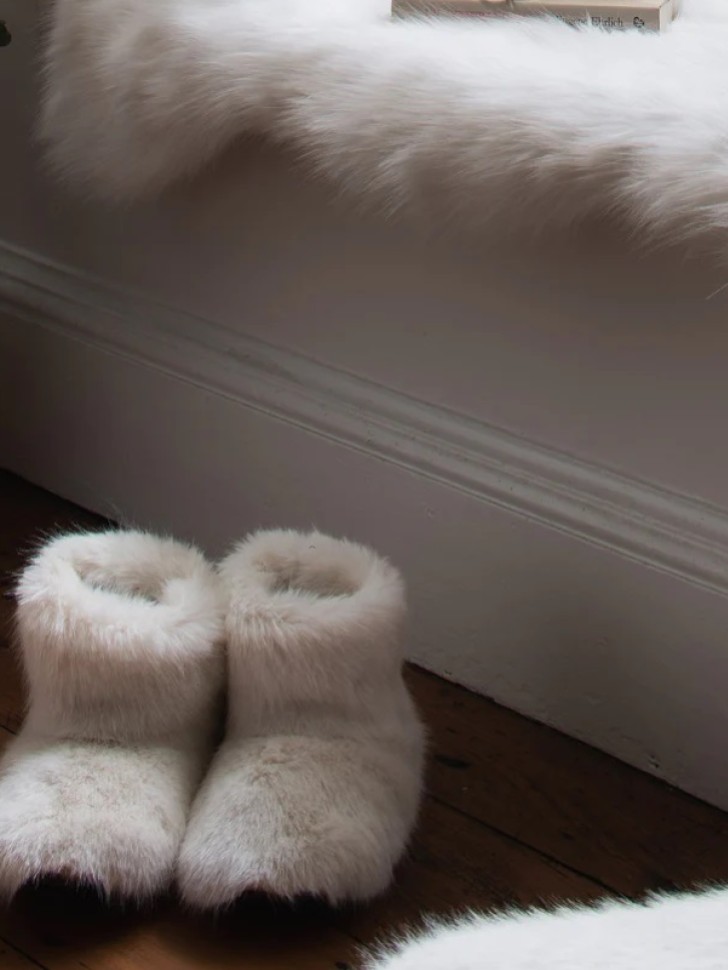 Helen Moore Ermine Blanc Faux Fur Slipper Boots