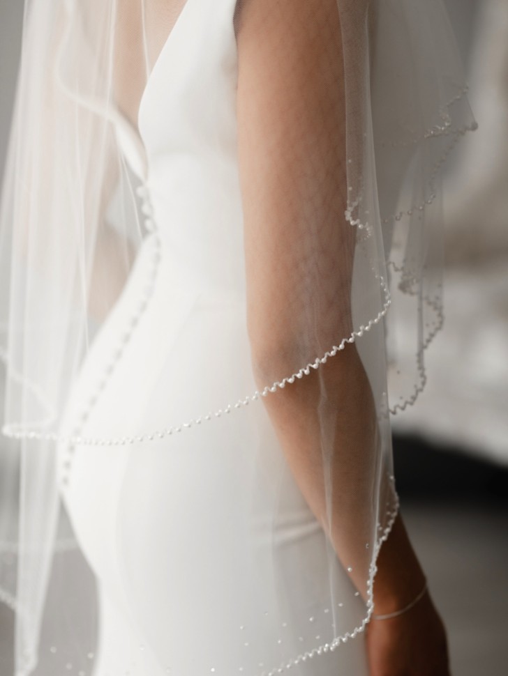 Linzi Jay Two Tier Pearl Edge Ivory Tulle Fingertip Veil TLV8503